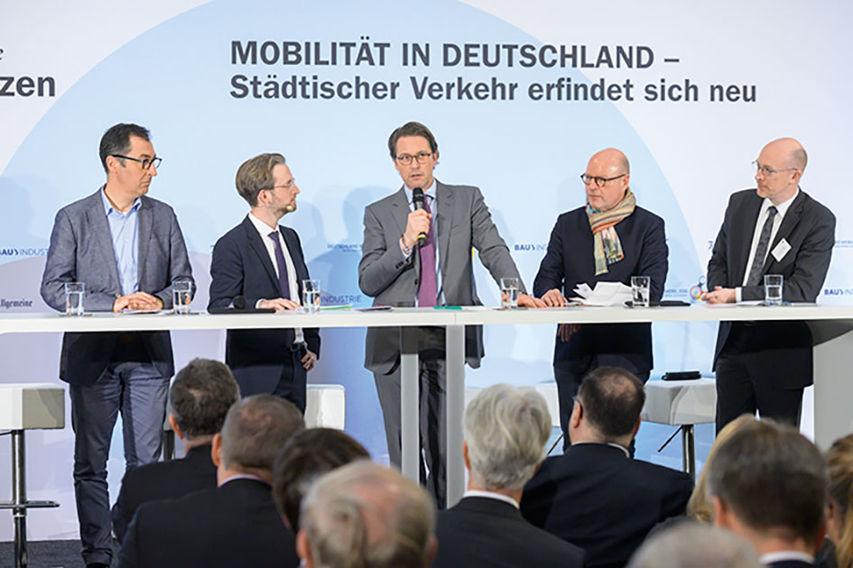 Cem Özdemir, Moderator Johannes Pennekamp, Andreas Scheuer, Münsters OB Markus Lewe und Christian Pegel (v. l. n. r.) 